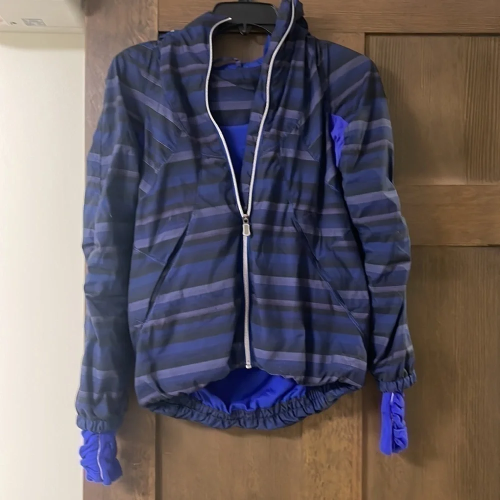lululemon athletica euc hood